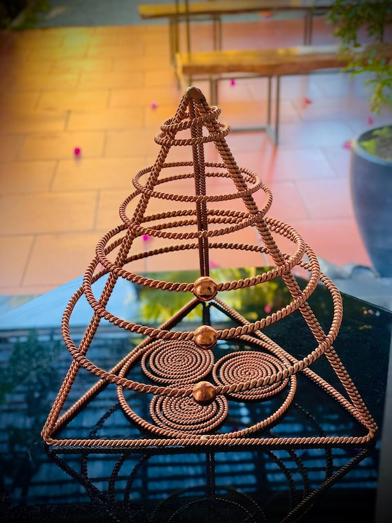 Large Copper Tensor Ring Pyramid – Energy Amplifier with Triskelion Coil