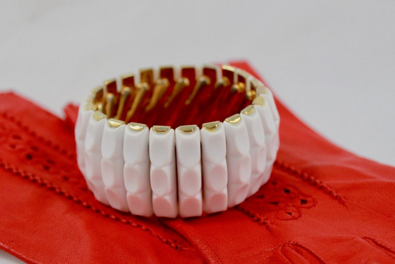 Winter White Lucite Expansion Bracelet Modern Gold Tone Holiday Party