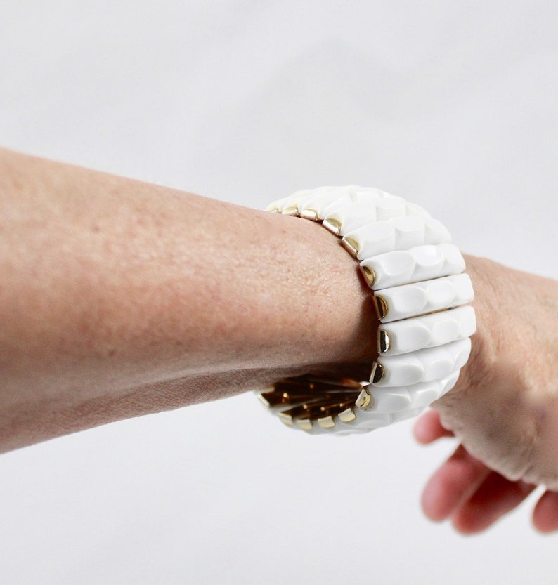 Winter White Lucite Expansion Bracelet Modern Gold Tone Holiday Party