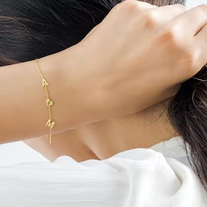 Pulsera personalizada con inicial: regalo minimalista con dije de corazón