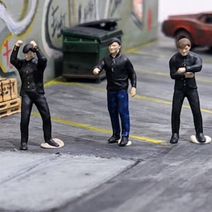 1/64 Male Dance Crew Miniatures | Dance Moves Dude | Dancing Men Set of 5 Figures in Action Poses for Dioramas Collectors Tiny Scenes 1:64