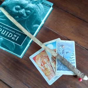 Oak Wand, Magic Wand, Witchcraft Wand, Wand perfect for rituals and spells, Wiccan wand, Witch Wand,