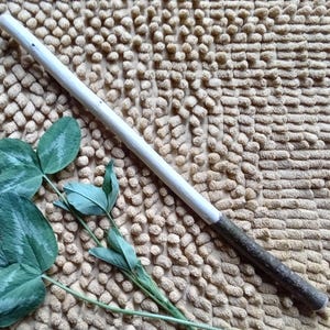 Willow Wand, Magic Wand, Witchcraft Wand, Wand perfect for rituals and spells, Wiccan wand, Witch Wand, Powerful divination wand.