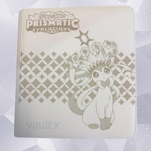 Pokémon Prismatic Evolutions - Anpassad - Lasergraverad - Vault X Pärm (Just Pink, White Edition 12-ficka)