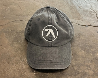 【00s】Aphex Twin ロゴ刺繍 CAP 希少】00s デッドストック Aphex Twin キャップ - メルカリ