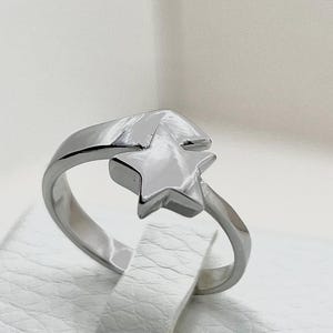 Sterling Silver Star Ring – Shooting Star Design, Celestial Jewelry Gift for Her