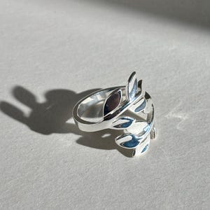 Sterlingzilveren olijftakring | Op de natuur geïnspireerde minimalistische ring