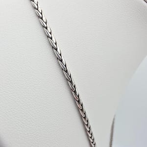 Collier BRIGHTON « Confit » Pendentif coeur à volutes réversible plaqué argent 18 po. image 6