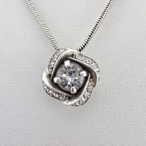 Collar BRIGHTON 'Eternity Knot' con cristales SWAROVSKI reversibles, baño de plata, 20" imagen 1