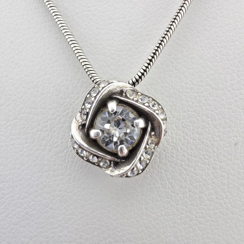 Collar BRIGHTON 'Eternity Knot' con cristales SWAROVSKI reversibles, baño de plata, 20" imagen 1
