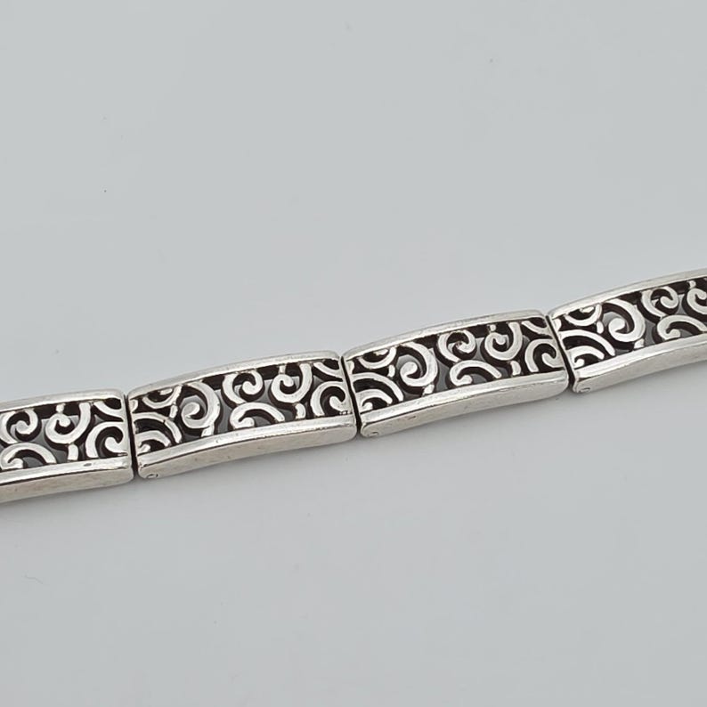 Pulsera BRIGHTON 'Deco Lace' con panel estrecho y calado, chapada en plata, 19,7 cm (7,75 pulgadas) imagen 4
