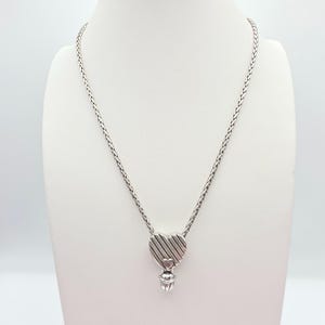 Collier BRIGHTON « Confit » Pendentif coeur à volutes réversible plaqué argent 18 po. image 4