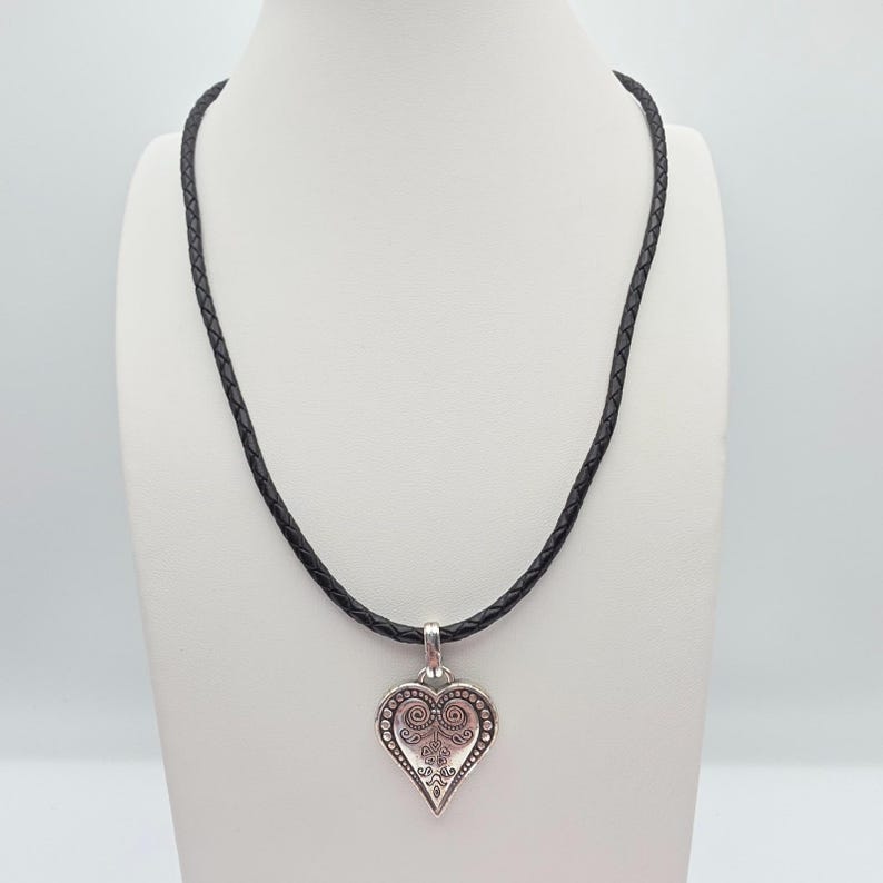 BRIGHTON "Ophelia Heart"-ketting geëtst verzilverd gevlochten leren koord 18" afbeelding 4