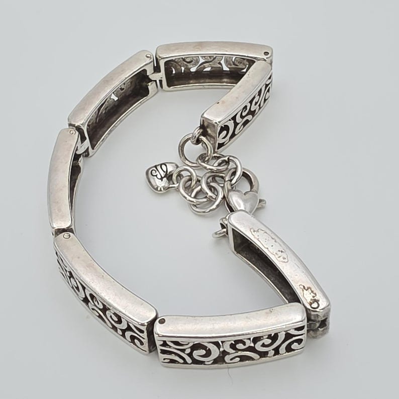 Pulsera BRIGHTON 'Deco Lace' con panel estrecho y calado, chapada en plata, 19,7 cm (7,75 pulgadas) imagen 2