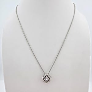 Collar BRIGHTON 'Eternity Knot' con cristales SWAROVSKI reversibles, baño de plata, 20" imagen 3