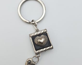 BRIGHTON "Contempo Heart" Portachiavi con ciondolo a forma di borsa placcato argento GRATIS HIP!!
