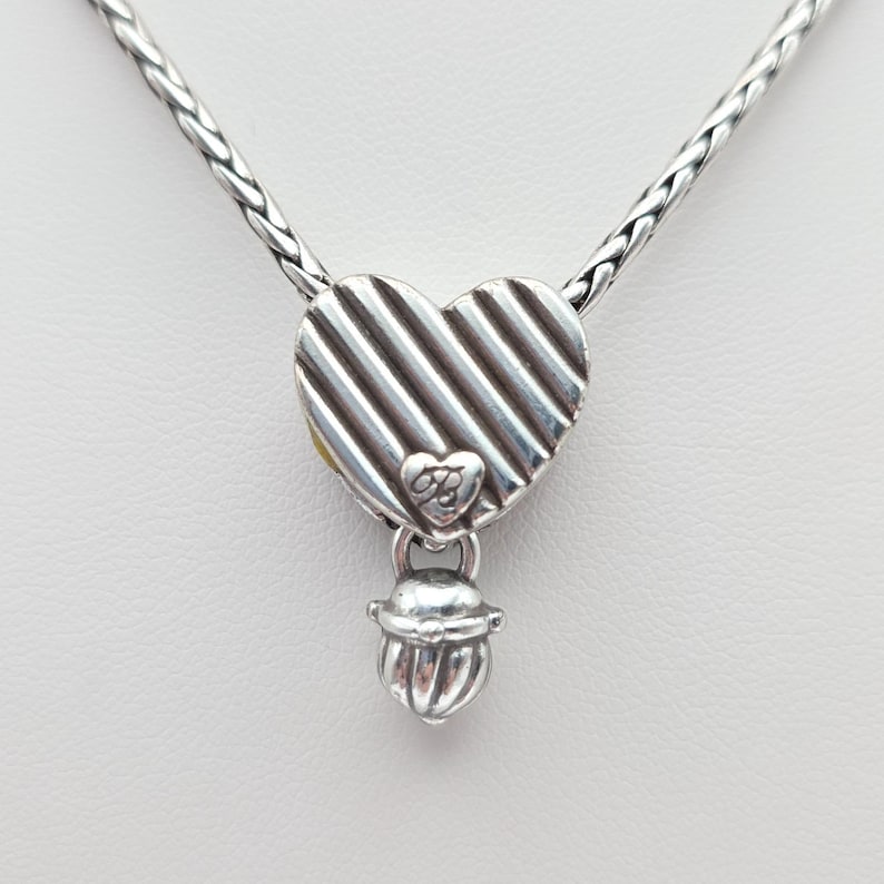 Collier BRIGHTON « Confit » Pendentif coeur à volutes réversible plaqué argent 18 po. image 5