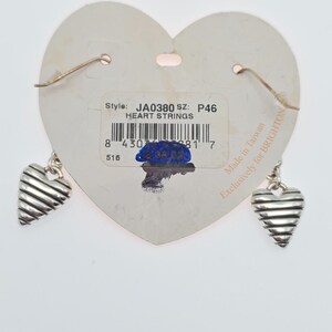 BRIGHTON 'Heart Strings' Ohrringe Gestreiftes Herz Etch Silver Plate Dangle Drop Bild 6