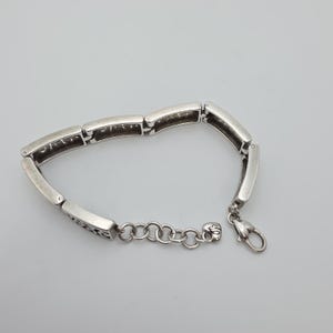 Pulsera BRIGHTON 'Deco Lace' con panel estrecho y calado, chapada en plata, 19,7 cm (7,75 pulgadas) imagen 6