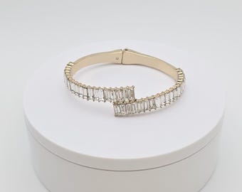 Vtg Baguette Crystal Bracelet Gold Tone Hinged Tiny Crystal Inside Cuff Bangle