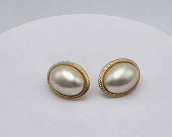 Vintage NAPIER Faux Pearl Earrings Gold Tone Oval Signed FREE HIPPING!!