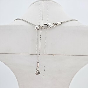 Collar BRIGHTON 'Eternity Knot' con cristales SWAROVSKI reversibles, baño de plata, 20" imagen 10