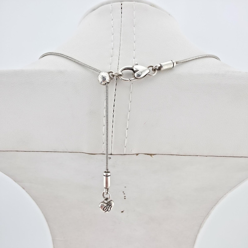 Collar BRIGHTON 'Eternity Knot' con cristales SWAROVSKI reversibles, baño de plata, 20" imagen 10