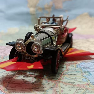 Chitty Chitty Bang bang near mintコーギートイズ Amazon.com: Corgi Chitty Chitty Bang Bang Magical Car 1:45