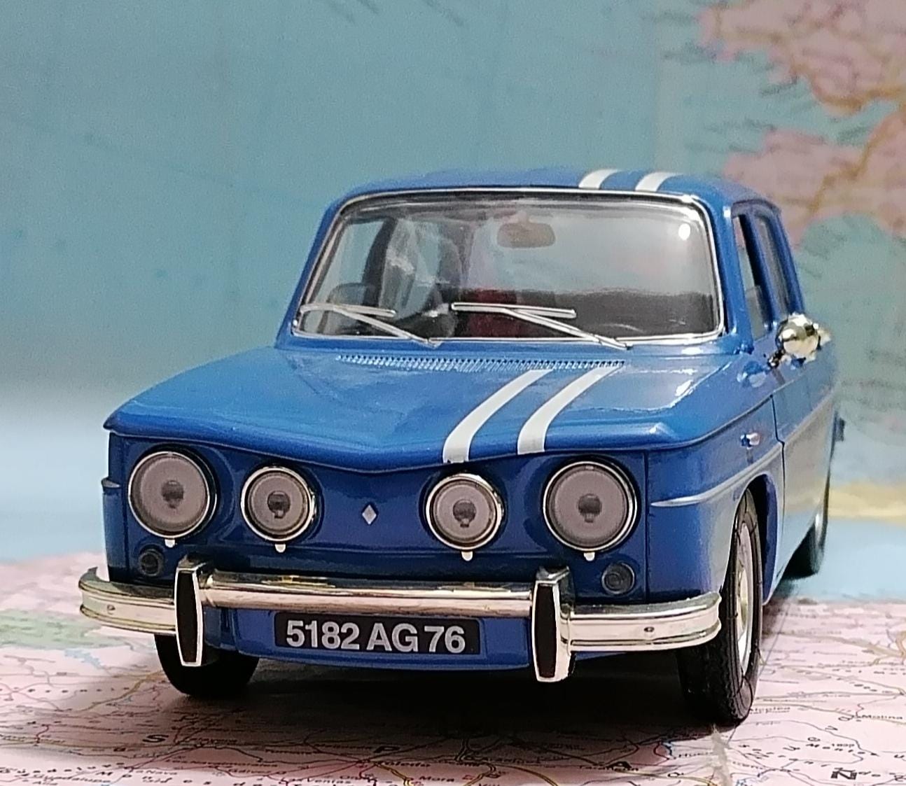 ルノー 8 ゴルディーニ、ヴィンテージ ダイキャスト 1:18 スケール