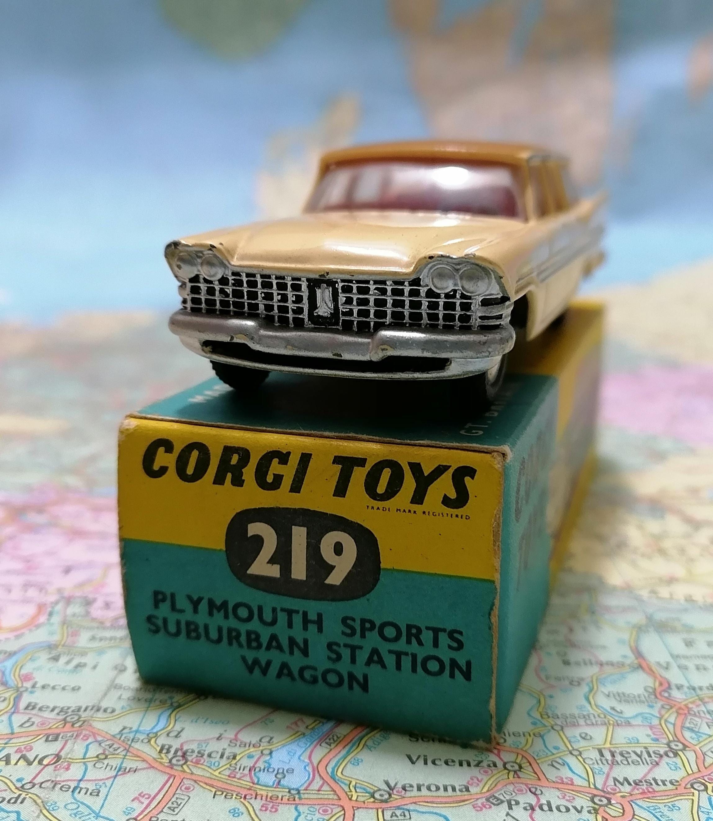 Vintage PLYMOUTH SPORTS SUBURBAN Station Wagon, 1:43 Scale