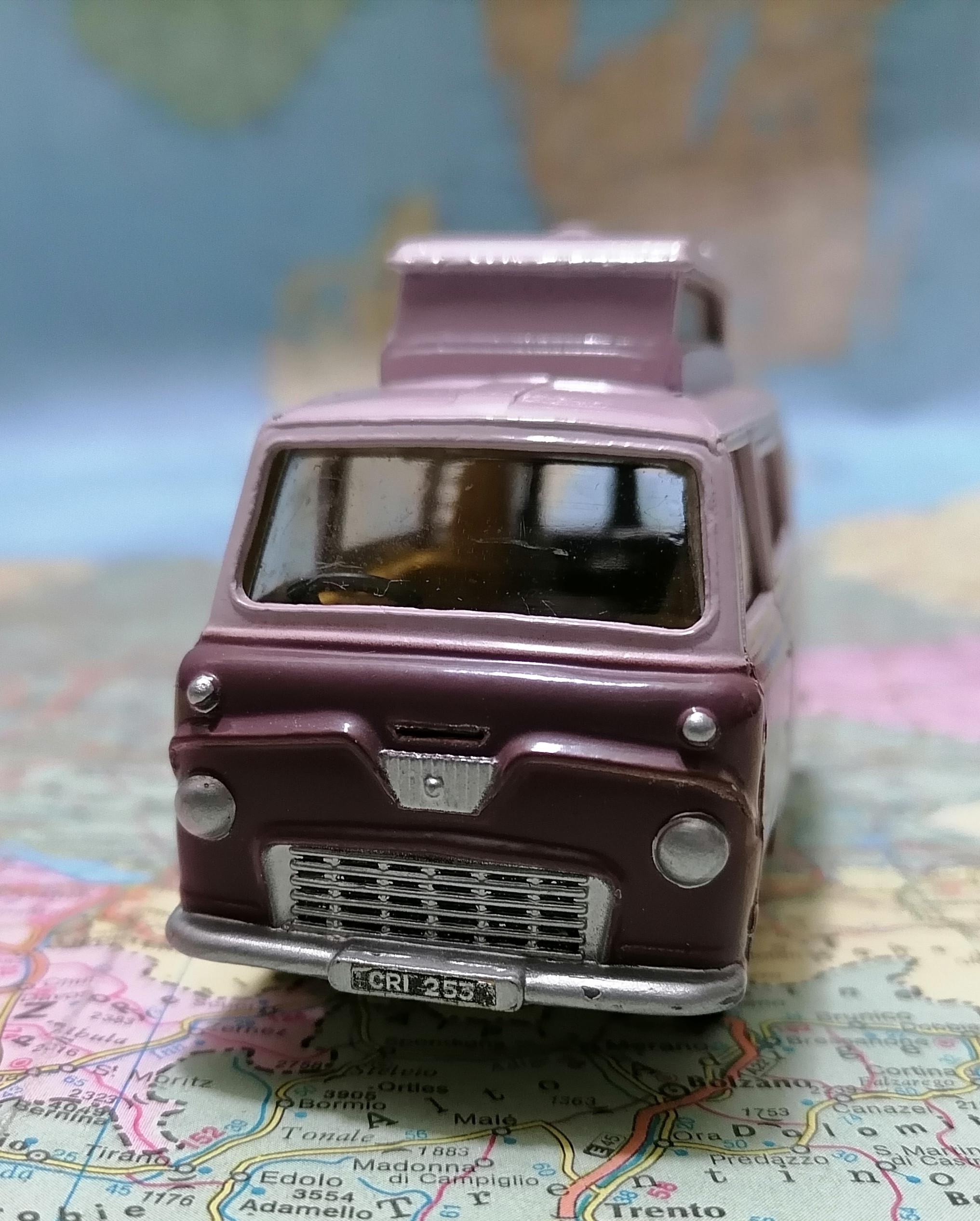 ミニカー CORGI TOYS FORD THAMES Airborne CARAVAN Ford Thames Airborne Caravan (420) – Corgi Model Club USA