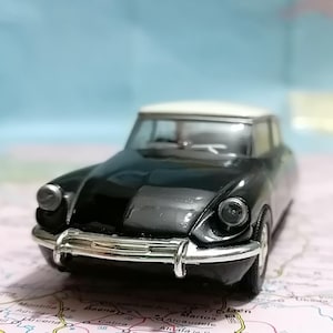 CITROEN DS 19 sedan 1956, Vintage diecast 1:43 Scale model Mint box