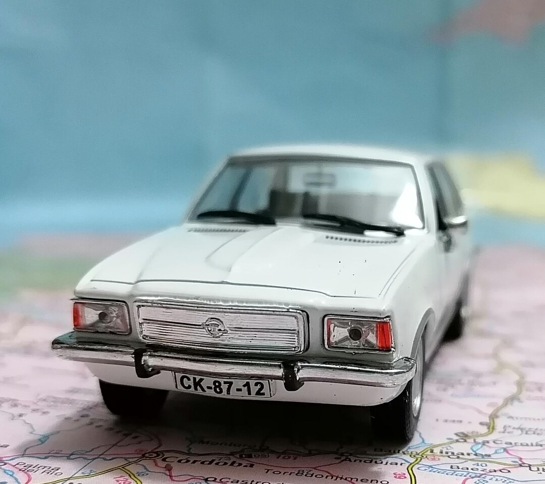 ブリキ玩具 旧バンダイ オペル OPEL REKORD SEDAN ブリキ玩具 旧バンダイ オペル OPEL REKORD SEDAN ブリキ玩具 旧