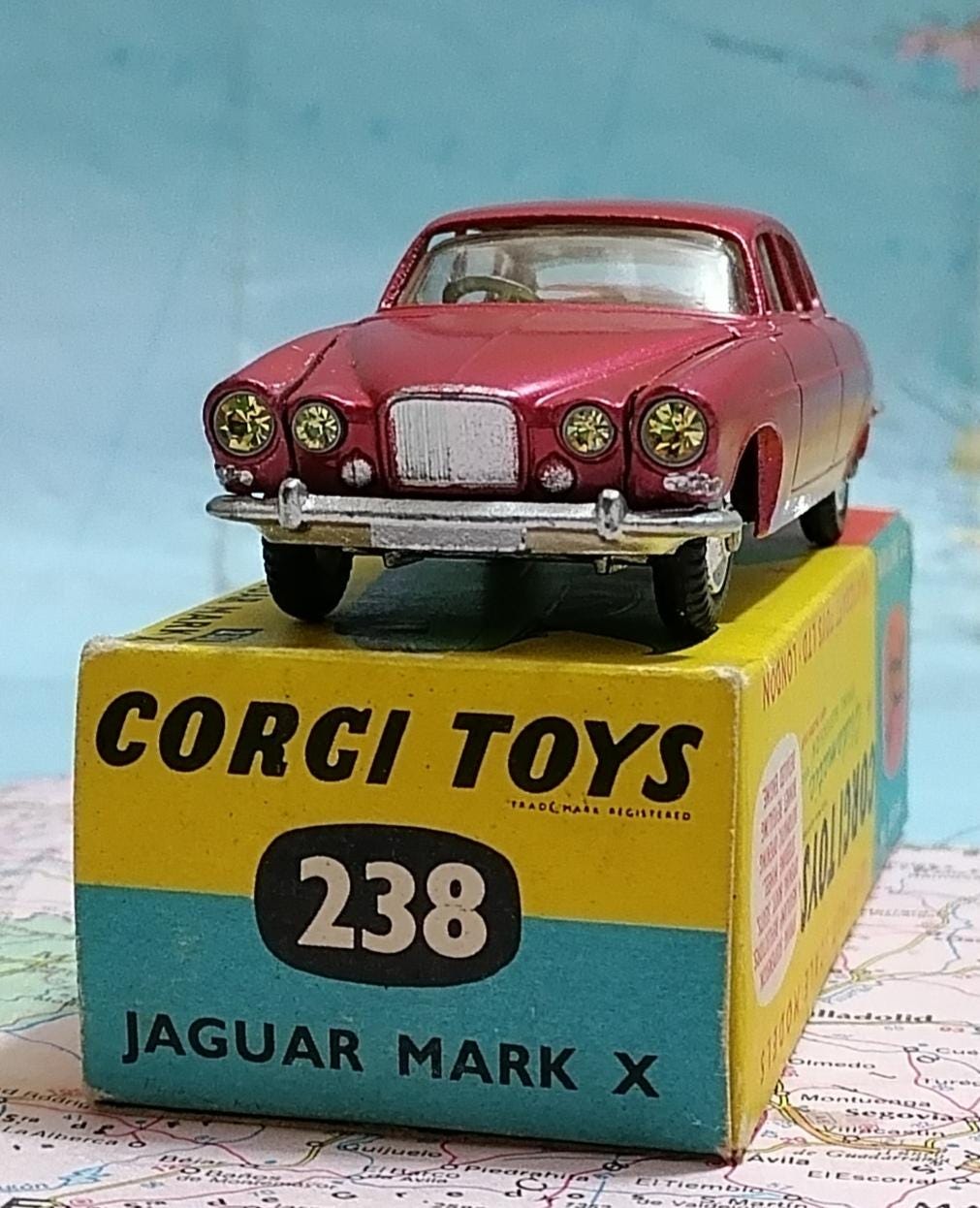 JAGUAR Mark X, Vintage Corgi Toys 238, Mint Condition With