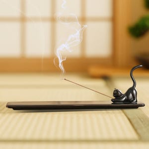 Cute Cat Incense Holder – Ceramic Cat Stick Burner Tray, Aromatherapy & Zen Home Decor, Perfect Cat Lover Gift, Yoga and Meditation Decor