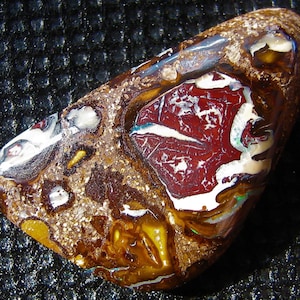 Ring size Australian Natural Boulder Opal Koroit cabochon, triangle, 27x15x4 mm, 14.50 ct.