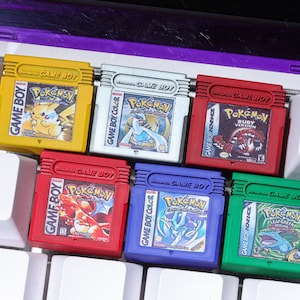 Retro Style GameBoy Cartridge Keycaps Retro 3D Printed Artisan Set for Mechanical Keyboards Includes 6 Versions Fun Gamers Collectors Fans