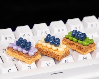 Blueberry Napoleon Dessert Keycap Handmade Resin Artisan Keycap with Mini Pastry Design Cute Food Collectible Gift Mechanical Keyboard Lover