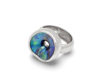 New Zealand Pāua Single Hole Ring