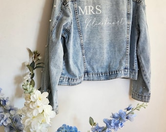 Veste de mariée en jean personnalisée avec perles : veste Mrs. Jean personnalisée