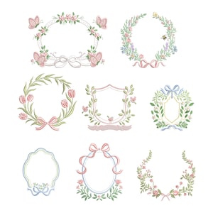 Könnte beinhalten: Eine Sammlung von neun gestickten floralen Rahmen und Kränzen in Pastellfarben. Designs umfassen Schmetterlinge, Tulpen, Schleifen und Blätter. Die Rahmen variieren in der Form, einschließlich oval, rund und Schild.