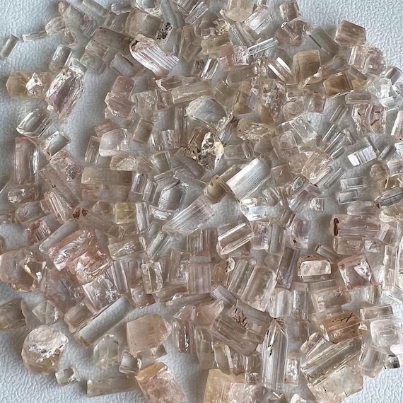 高品質ピンクインペリアルトパーズ原石、カトラン（パキスタン