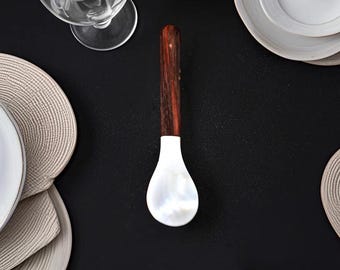 Cuchara de postre artesanal de concha, regalo de boda en la playa