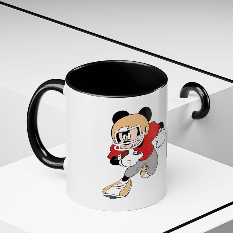Taza con diseño de Mickey Mouse jugando al fútbol / Taza de café decorativa de 11 oz y 15 oz imagen 6