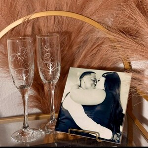 Custom Engagement Gift Set – Engraved Champagne Flutes + Photo Tile Keepsake