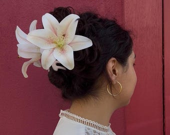 Haarclip met nepbloem witte lelie