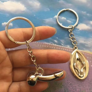 Bulk Sale 10sets 39x17mm/42x24mm antiqued Silver penis/vagina keychain rings /key rings charms findings