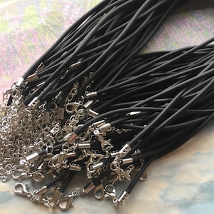 20pcs 11-27 inch adjustable 1.5-2.5mm black rubber necklace cords with white k silver lobster clasps and 2 inch extender