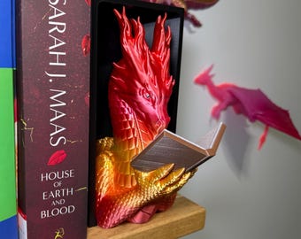 Angolo lettura Drago Ala di Fiamma: inserto per libreria fantasy stampato in 3D