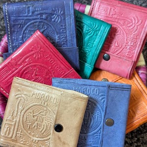 Handmade Moroccan Leather Wallet – Colorful Coin Purses – Red, Blue, Green, Orange, Purple, Beige – Souvenir Gift from Morocco